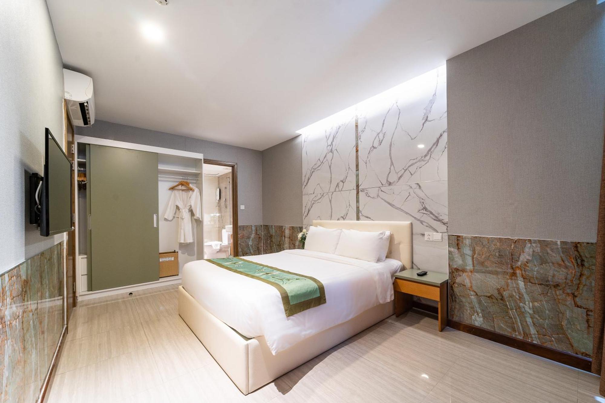 Dic Star Landmark 4*